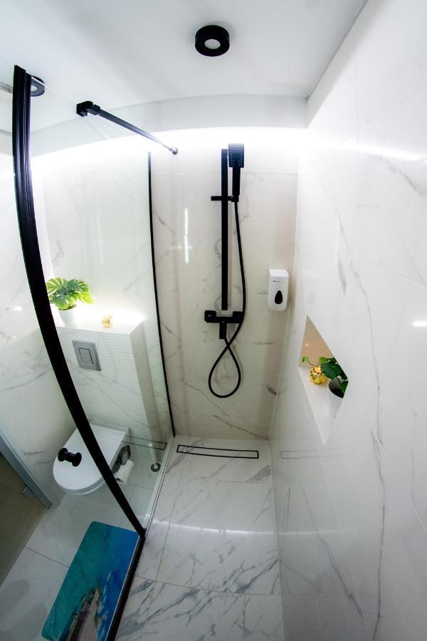 Jacuzzi Apartment Zen คราคูฟ ภายนอก รูปภาพ