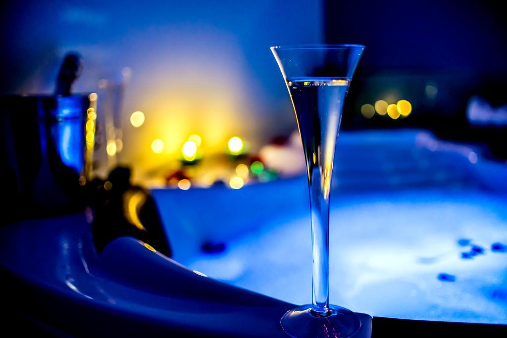Jacuzzi Apartment Zen คราคูฟ ภายนอก รูปภาพ